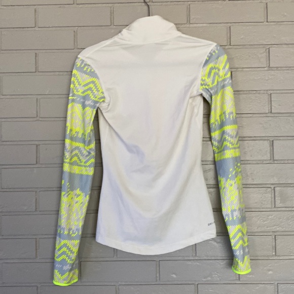 Women's Nike shirt - Picture 2 of 2